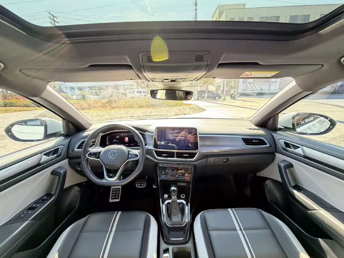 2023 Volkswagen T-Roc 1.5T 160HP L4 7DCT,autocango,china used car exporter,china ev exporter,chinese used car exporter,chinese used ev exporter