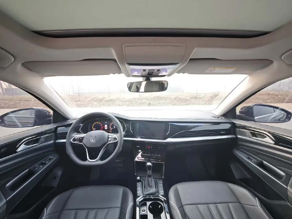 2024 Volkswagen Passat 2.0T 220HP L4 7DCT,autocango,china used car exporter,china ev exporter,chinese used car exporter,chinese used ev exporter