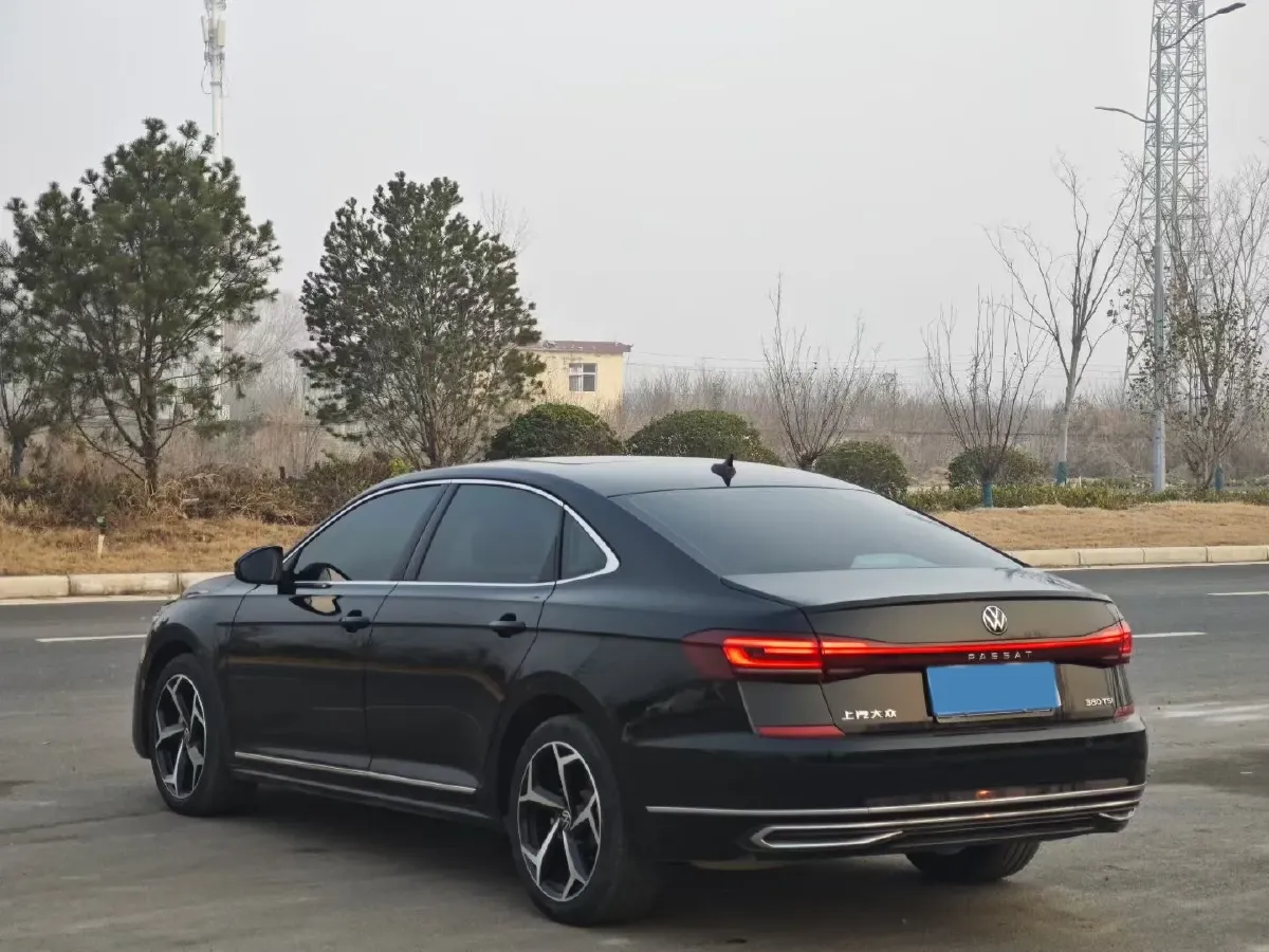 2024 Volkswagen Passat 2.0T 220HP L4 7DCT,autocango,china used car exporter,china ev exporter,chinese used car exporter,chinese used ev exporter