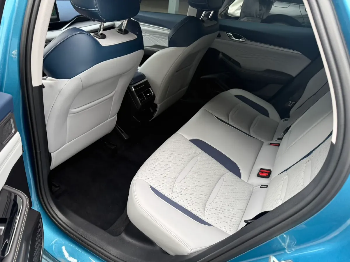 2021 Geely Preface 2.0T 190HP L4 7DCT,autocango,china used car exporter,china ev exporter,chinese used car exporter,chinese used ev exporter