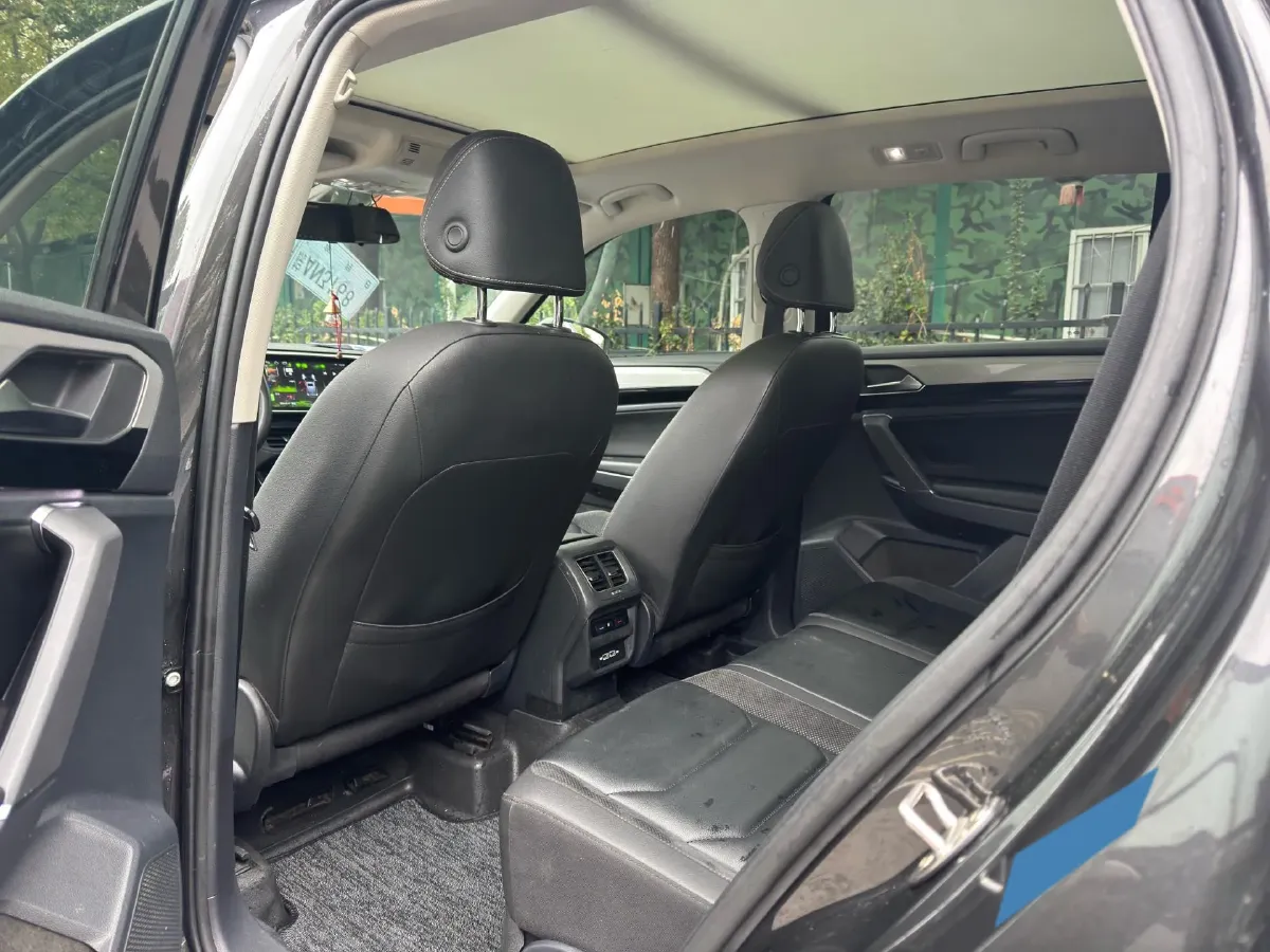 2019 Jeep Cherokee 2.0T 234HP L4 9AT,autocango,china used car exporter,china ev exporter,chinese used car exporter,chinese used ev exporter