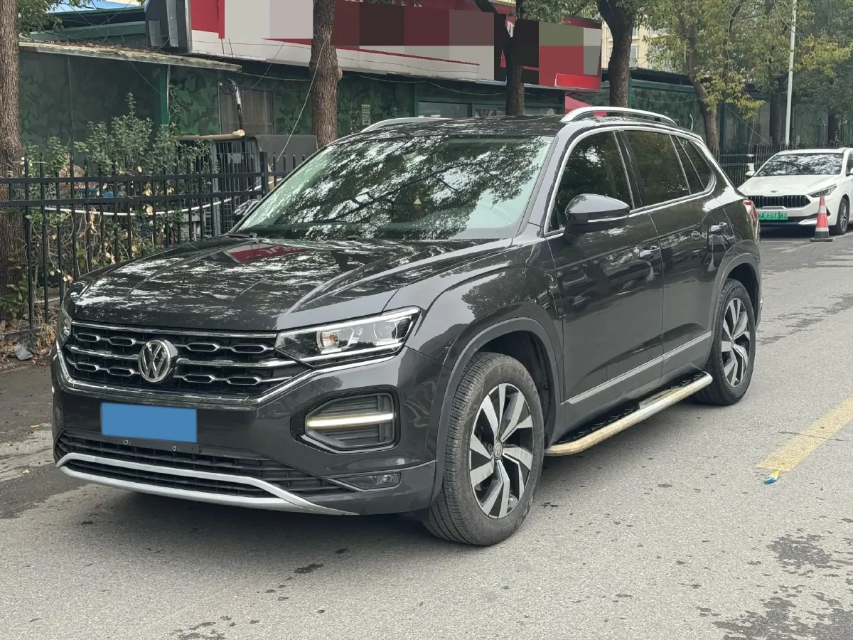 2019 Jeep Cherokee 2.0T 234HP L4 9AT,autocango,china used car exporter,china ev exporter,chinese used car exporter,chinese used ev exporter