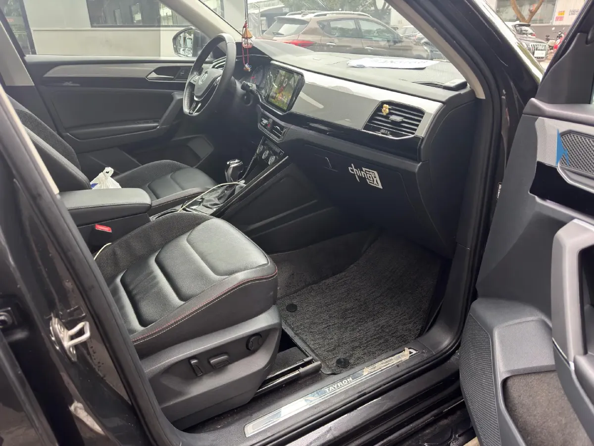 2019 Jeep Cherokee 2.0T 234HP L4 9AT,autocango,china used car exporter,china ev exporter,chinese used car exporter,chinese used ev exporter