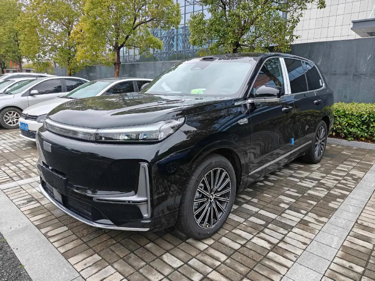 2025 Volkswagen Tiguan L 2.0T 220HP L4 7DCT,autocango,china used car exporter,china ev exporter,chinese used car exporter,chinese used ev exporter