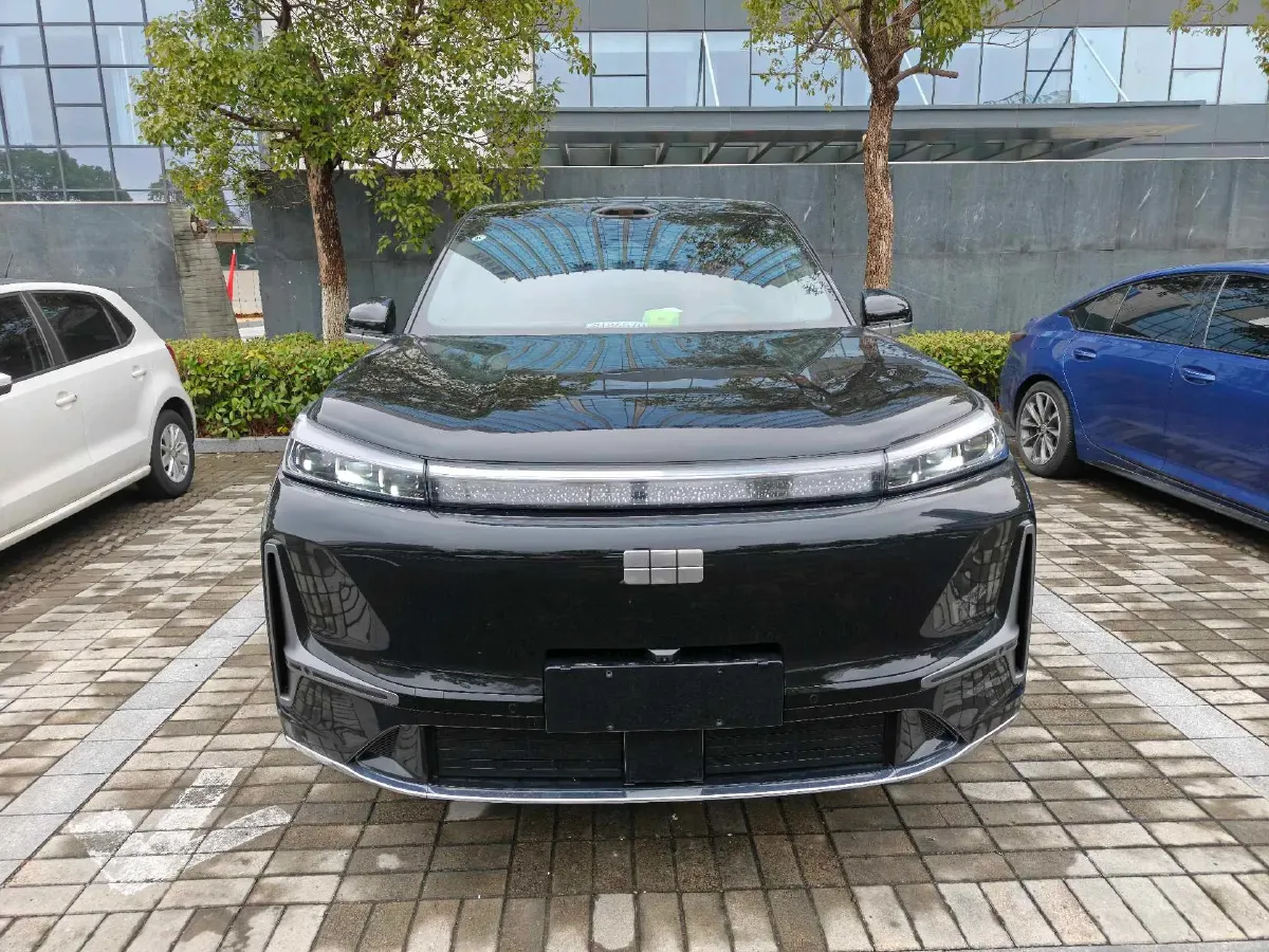 2025 Volkswagen Tiguan L 2.0T 220HP L4 7DCT,autocango,china used car exporter,china ev exporter,chinese used car exporter,chinese used ev exporter