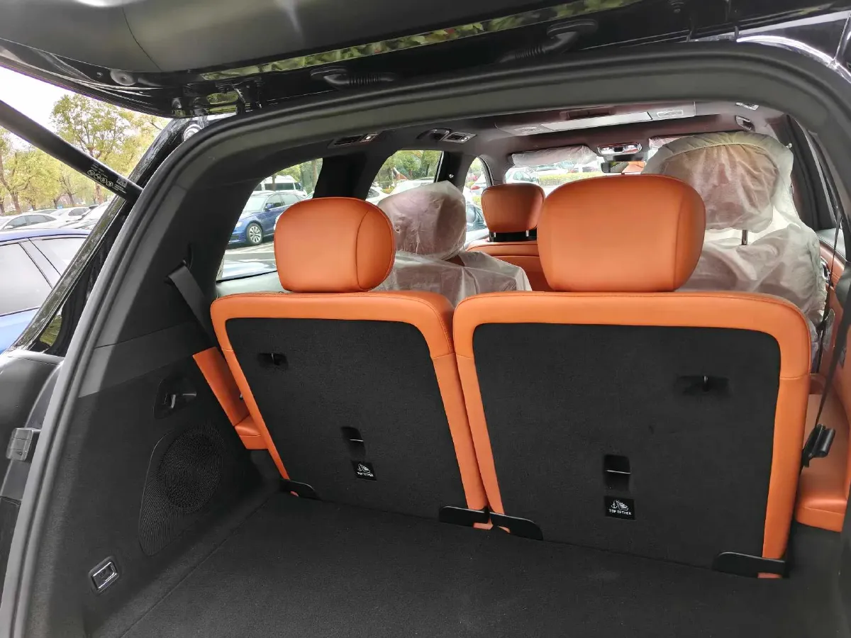 2025 Volkswagen Tiguan L 2.0T 220HP L4 7DCT,autocango,china used car exporter,china ev exporter,chinese used car exporter,chinese used ev exporter