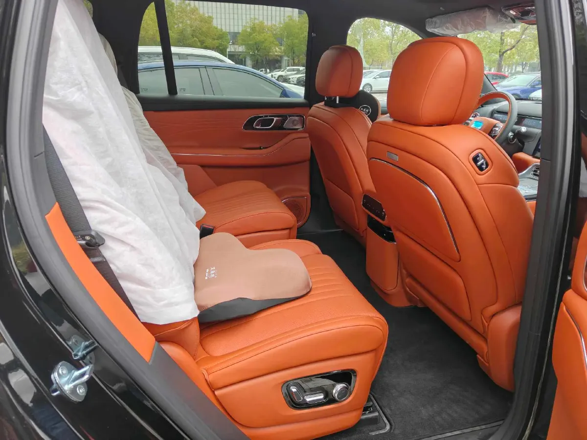 2025 Volkswagen Tiguan L 2.0T 220HP L4 7DCT,autocango,china used car exporter,china ev exporter,chinese used car exporter,chinese used ev exporter