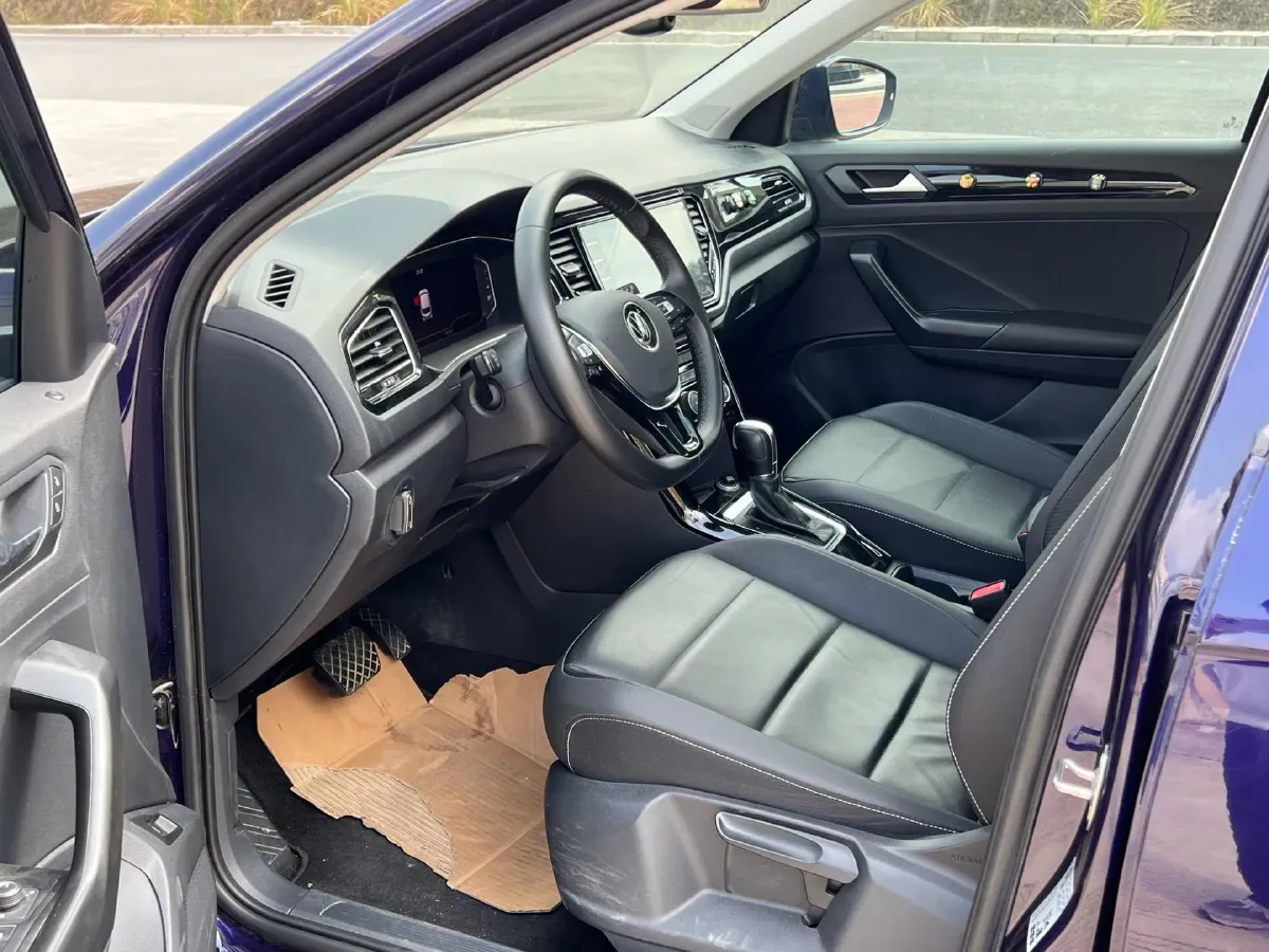 2021 Volkswagen T-Roc 1.4T 150HP L4 7DCT,autocango,china used car exporter,china ev exporter,chinese used car exporter,chinese used ev exporter