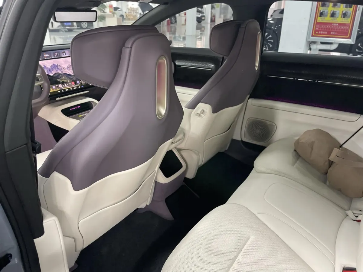 2025 Avatr 12 1.5T 156HP L4 REEV 39.05KWH,autocango,china used car exporter,china ev exporter,chinese used car exporter,chinese used ev exporter