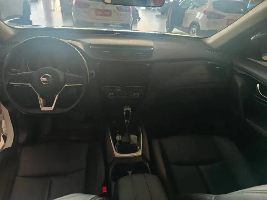 2023 Nissan X-Trail 2.0L 151HP L4 CVT,autocango,china used car exporter,china ev exporter,chinese used car exporter,chinese used ev exporter