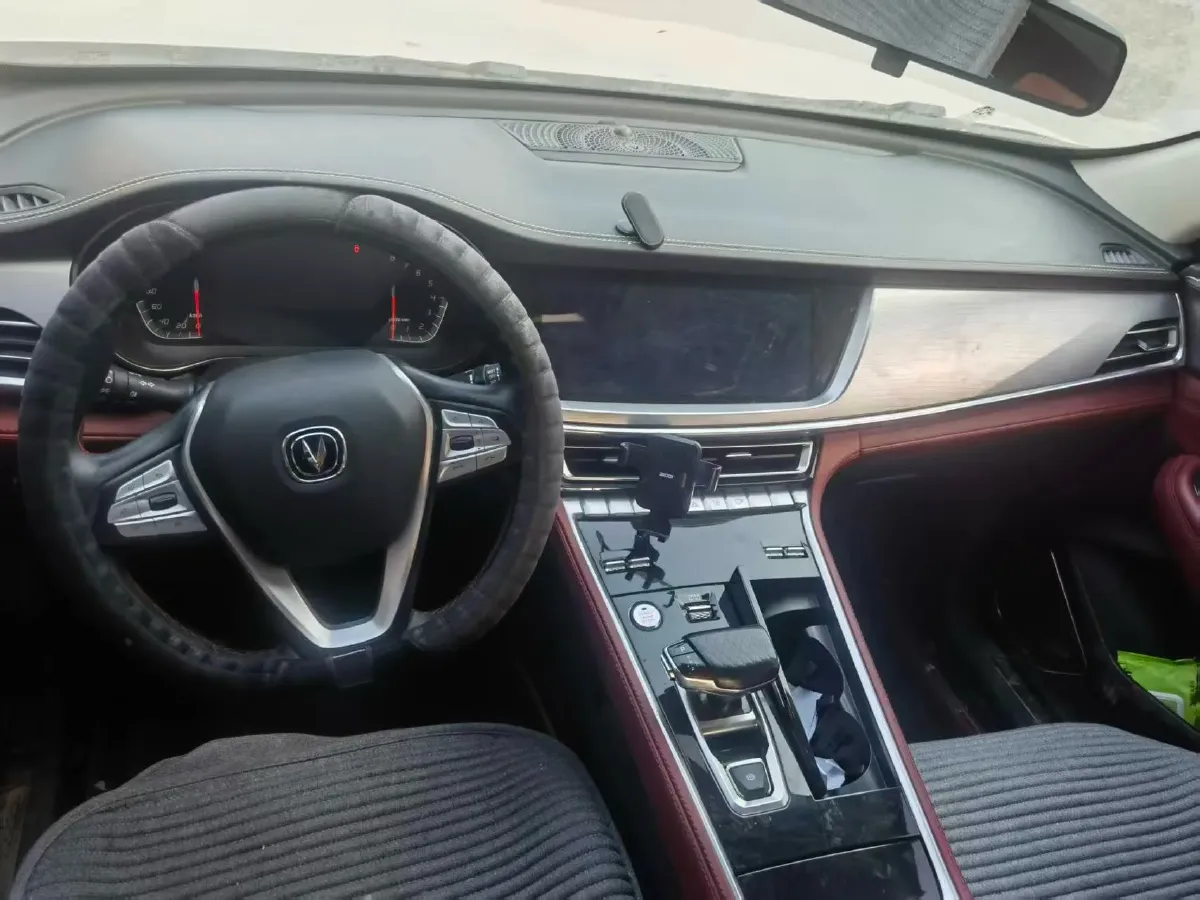 2021 ChangAn CS85 Coupe 1.5T 178HP L4 7DCT,autocango,china used car exporter,china ev exporter,chinese used car exporter,chinese used ev exporter