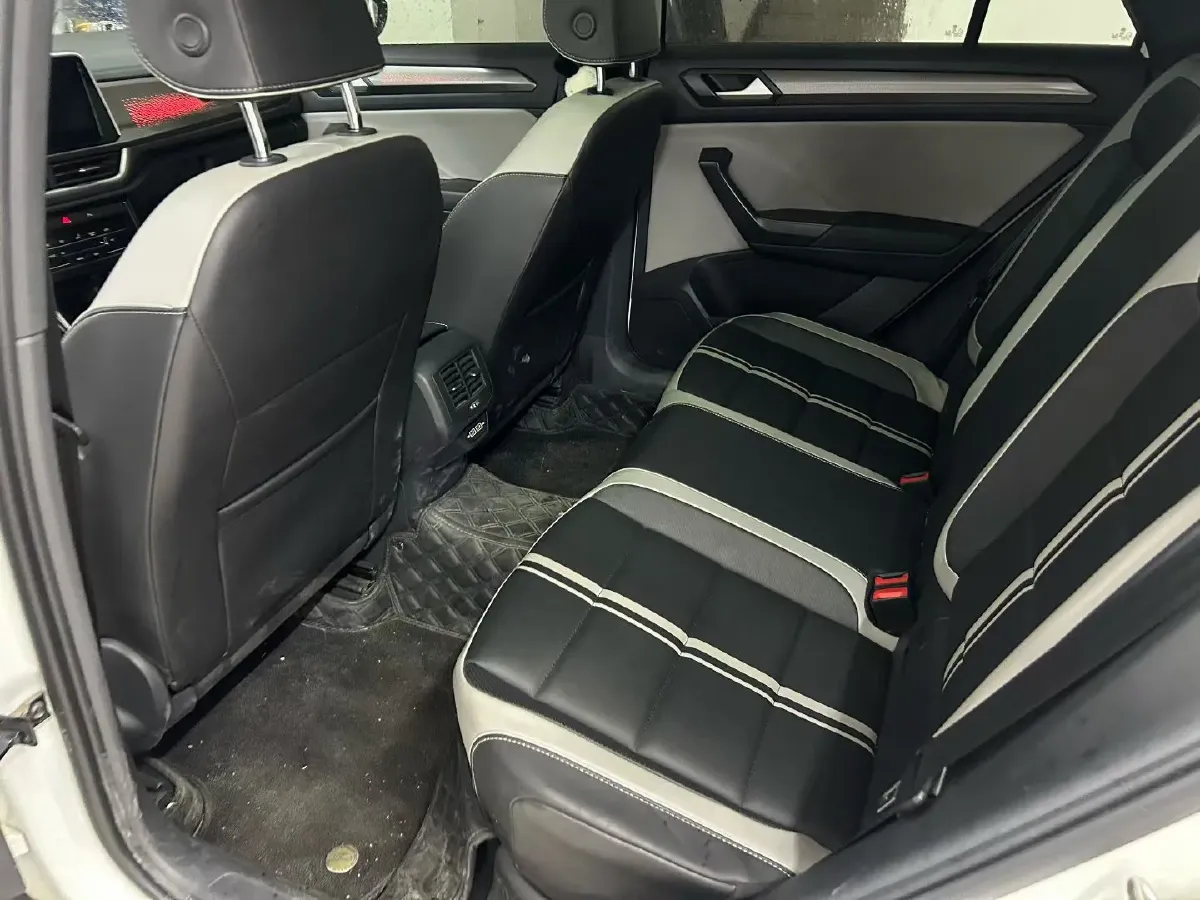 2024 Volkswagen T-Roc 1.5T 160HP L4 7DCT,autocango,china used car exporter,china ev exporter,chinese used car exporter,chinese used ev exporter