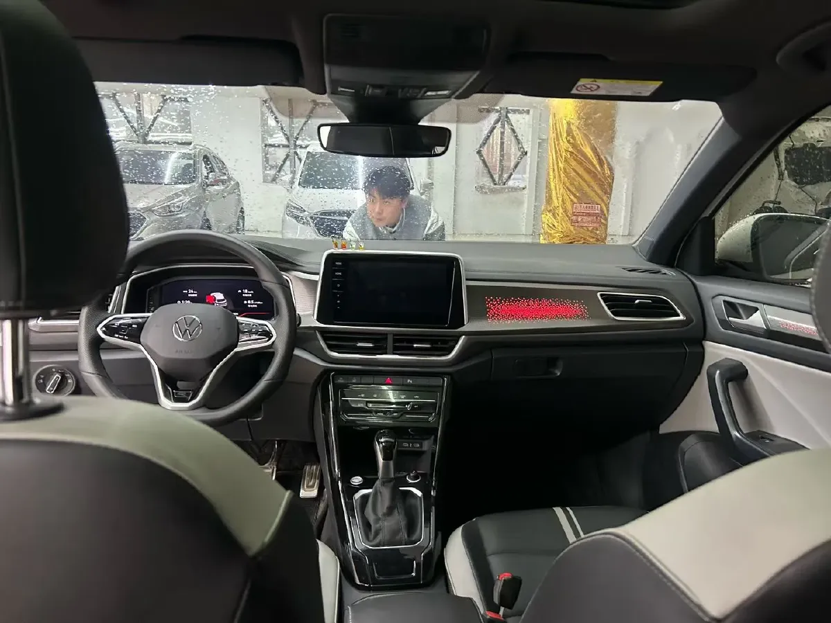 2024 Volkswagen T-Roc 1.5T 160HP L4 7DCT,autocango,china used car exporter,china ev exporter,chinese used car exporter,chinese used ev exporter