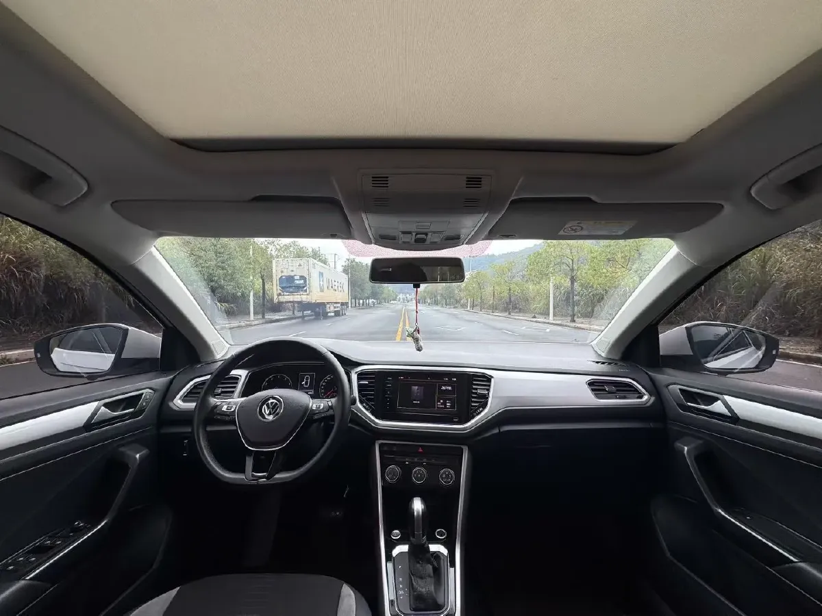 2021 Volkswagen T-Roc 1.4T 150HP L4 7DCT,autocango,china used car exporter,china ev exporter,chinese used car exporter,chinese used ev exporter