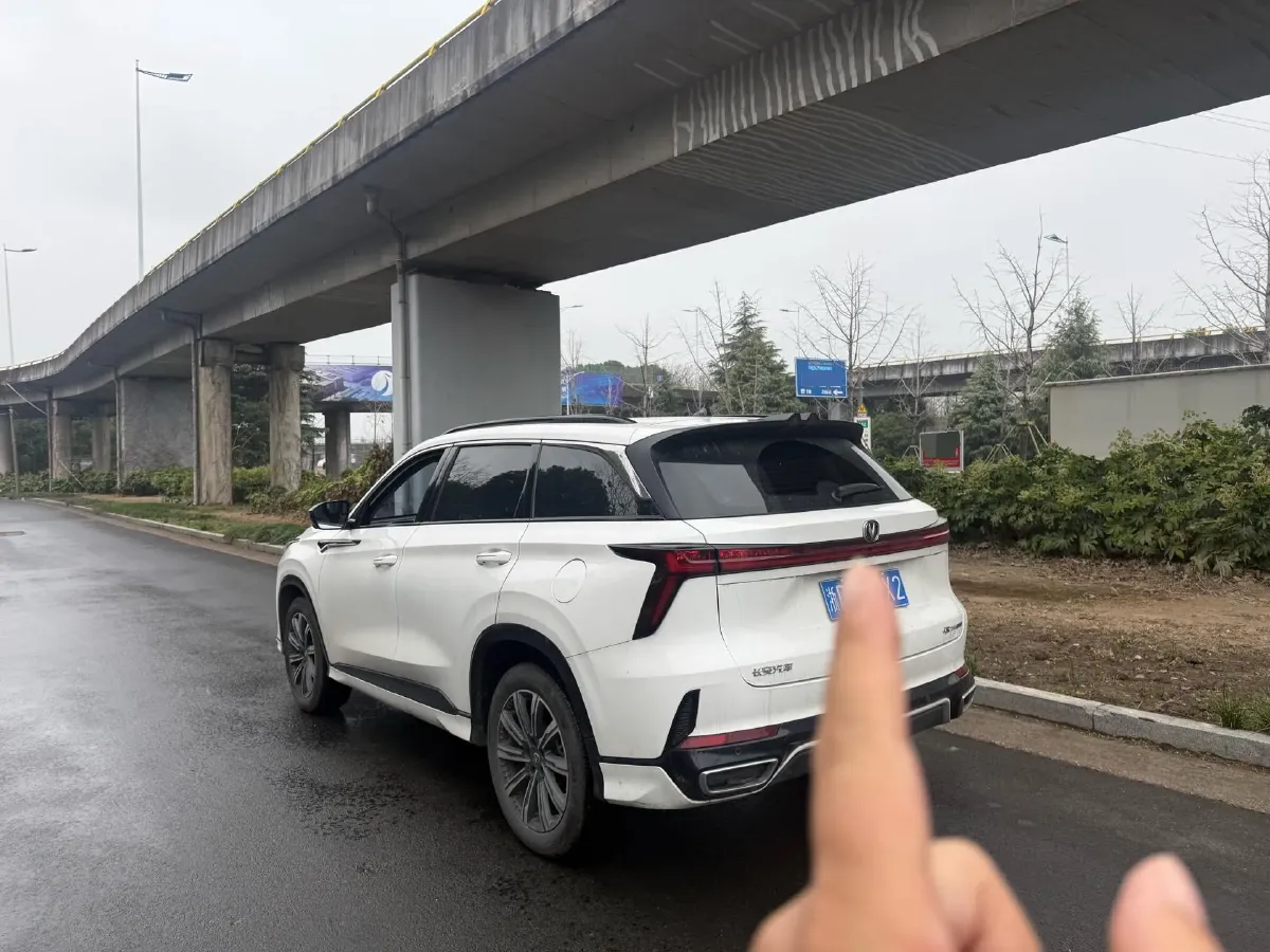 2023 ChangAn CS85 Coupe 1.5T 188HP L4 7DCT,autocango,china used car exporter,china ev exporter,chinese used car exporter,chinese used ev exporter