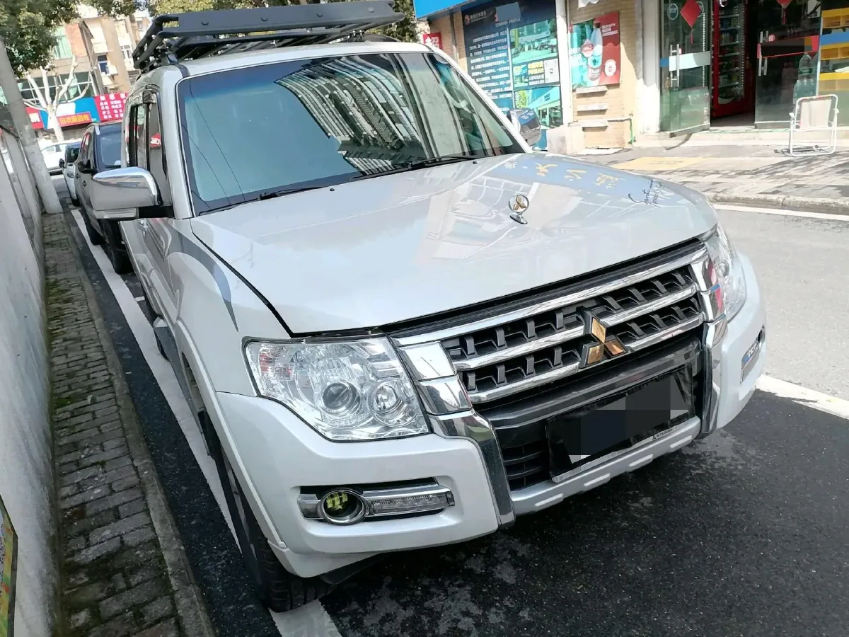 2018 Mitsubishi Pajero 3.0L 174HP V6 5AT,autocango,china used car exporter,china ev exporter,chinese used car exporter,chinese used ev exporter