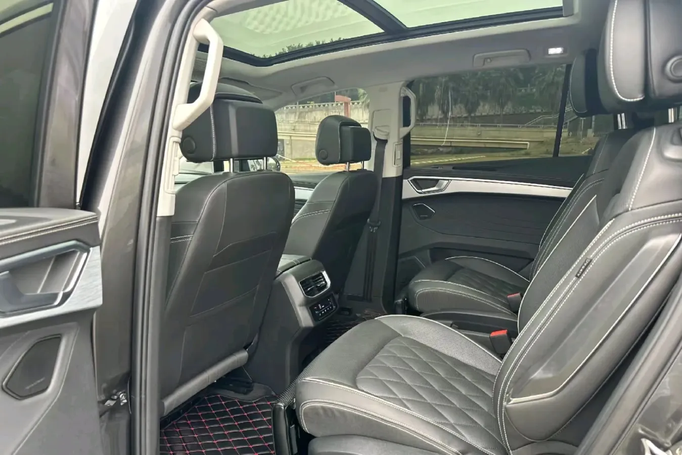 2023 Volkswagen Talagon 2.0T 220HP L4 7DCT,autocango,china used car exporter,china ev exporter,chinese used car exporter,chinese used ev exporter