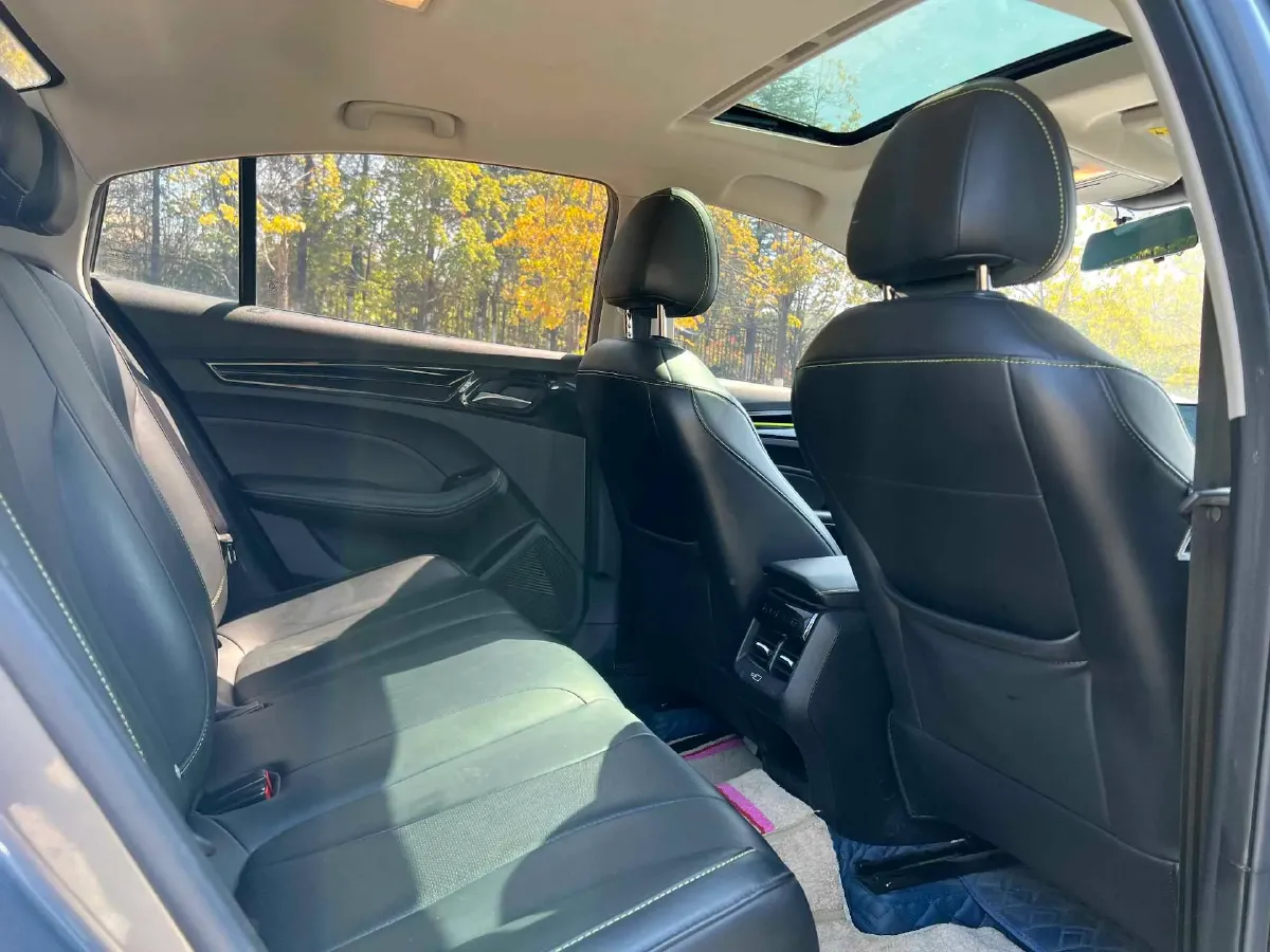 2021 Roewe i5 1.5L 120HP L4 CVT,autocango,china used car exporter,china ev exporter,chinese used car exporter,chinese used ev exporter