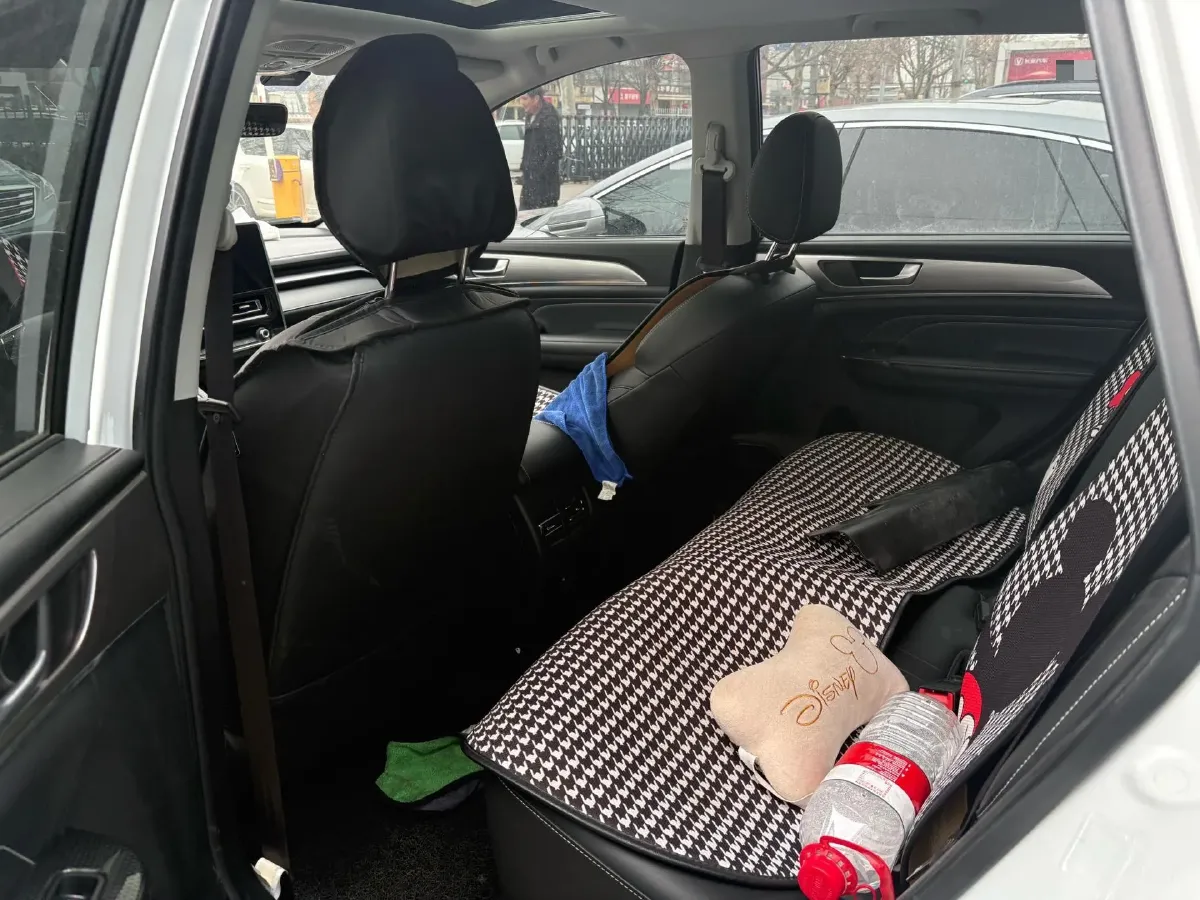 2021 Haval M6 1.5T 150HP L4 7DCT,autocango,china used car exporter,china ev exporter,chinese used car exporter,chinese used ev exporter