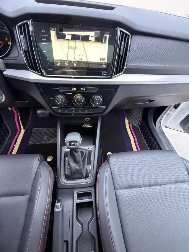 2022 Skoda Kamiq 1.5L 112HP L4 6AT,autocango,china used car exporter,china ev exporter,chinese used car exporter,chinese used ev exporter