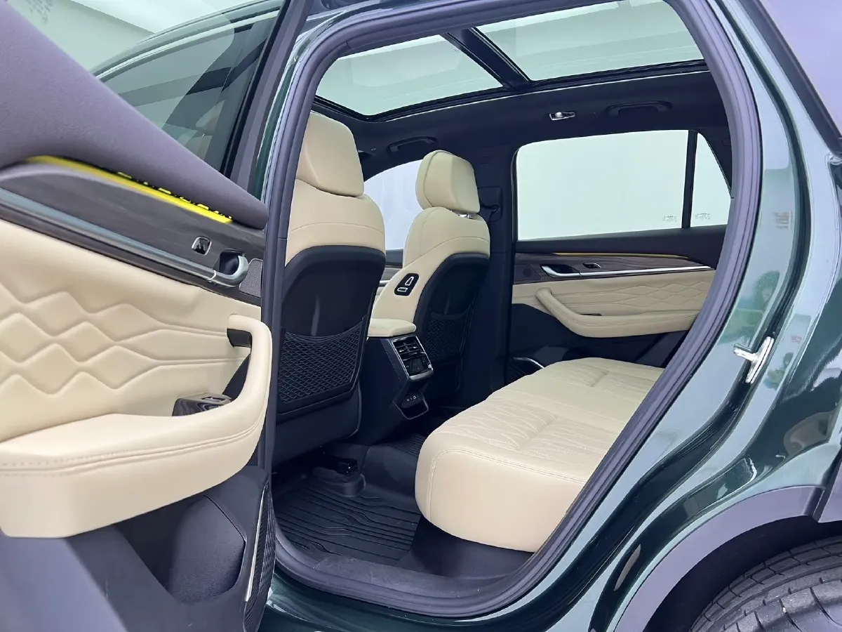 2025 Geely Monjaro 2.0T 238HP L4 8AT,autocango,china used car exporter,china ev exporter,chinese used car exporter,chinese used ev exporter