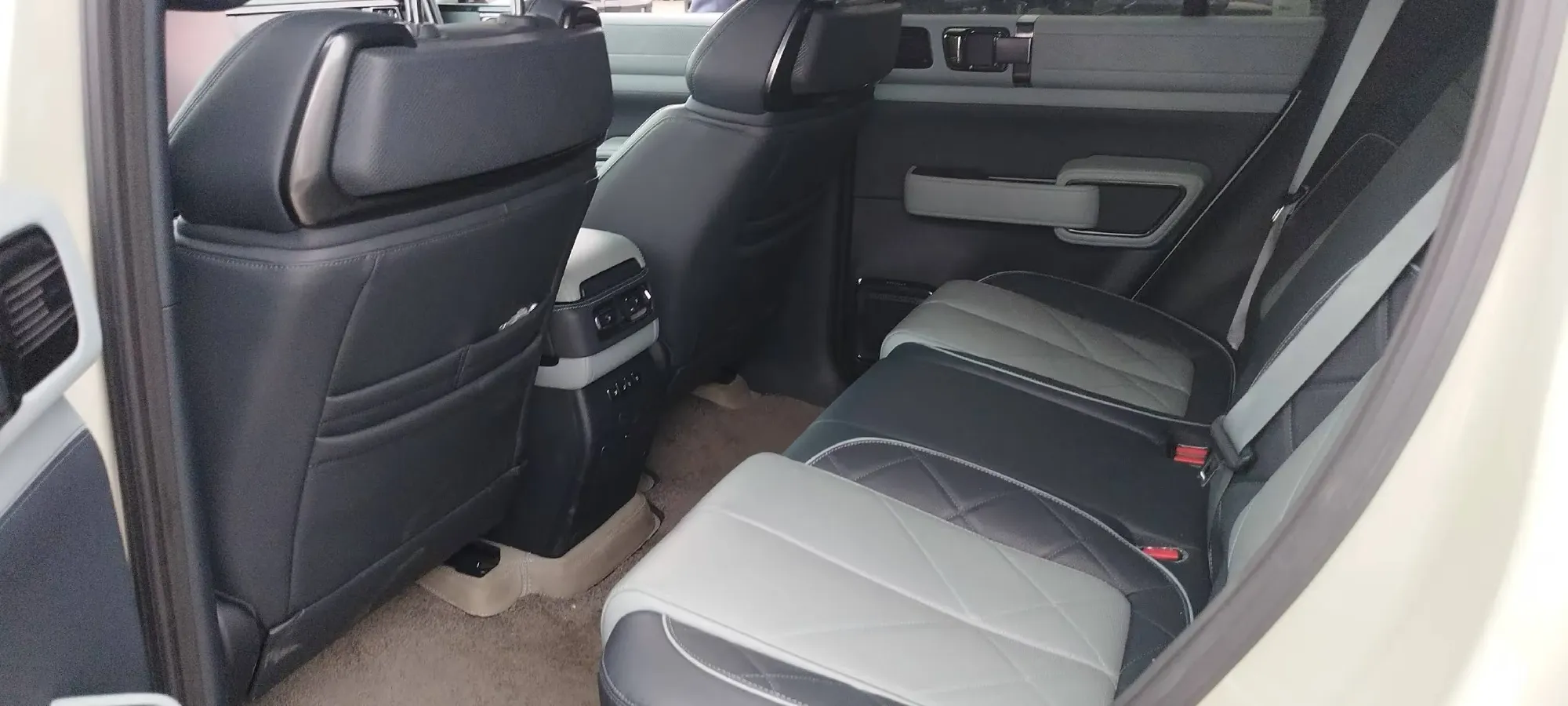 2024 Jaguar XEL 2.0T 250HP L4 8AT,autocango,china used car exporter,china ev exporter,chinese used car exporter,chinese used ev exporter