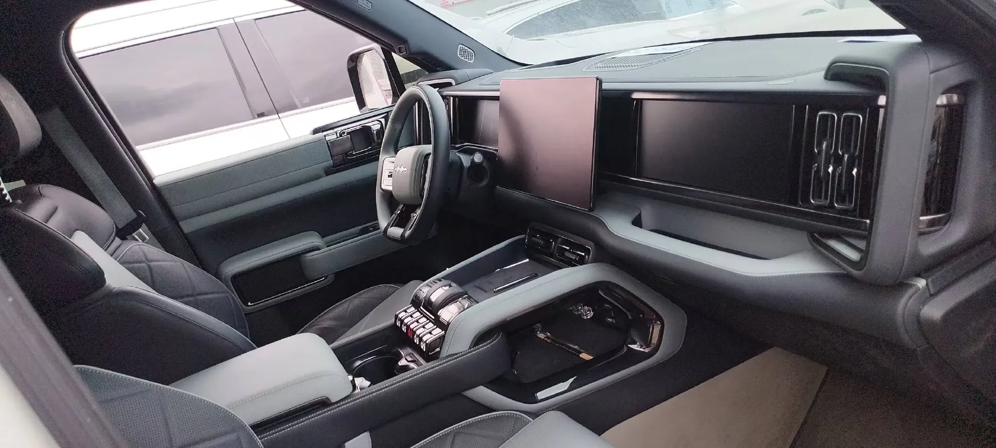 2024 Jaguar XEL 2.0T 250HP L4 8AT,autocango,china used car exporter,china ev exporter,chinese used car exporter,chinese used ev exporter