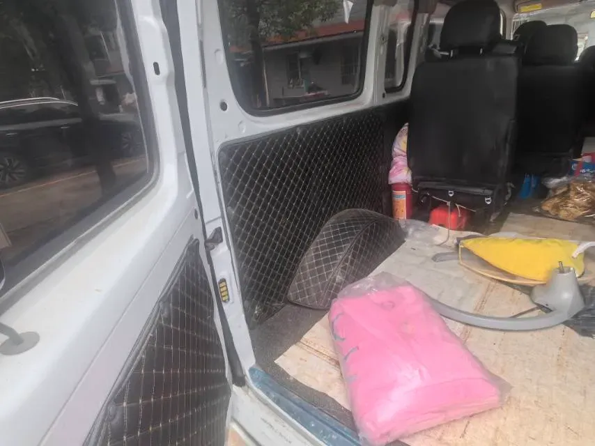 2023 MAXUS XinTu V80 2.0T 127HP L4 6MT,autocango,china used car exporter,china ev exporter,chinese used car exporter,chinese used ev exporter