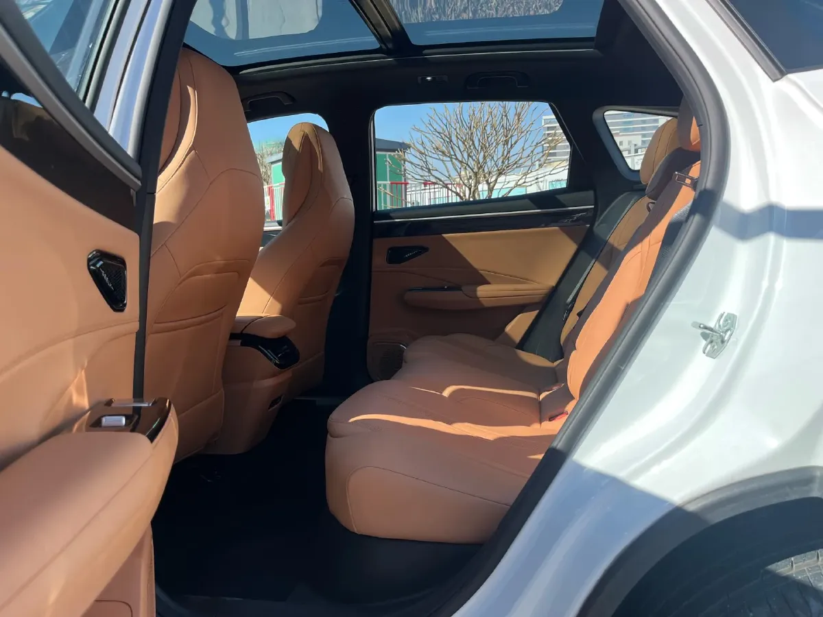 2025 Geely Galaxy L7 1.5L 112HP L4 1DHT PHEV 18.4KWH,autocango,china used car exporter,china ev exporter,chinese used car exporter,chinese used ev exporter