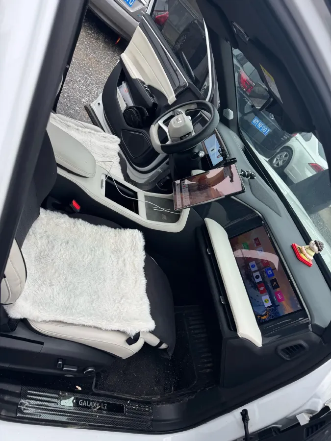 2023 Geely Galaxy L7 1.5T 163HP L4 3DHT PHEV 18.7KWH,autocango,china used car exporter,china ev exporter,chinese used car exporter,chinese used ev exporter