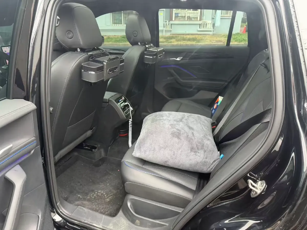 2026 Volkswagen Tiguan L 2.0T 220HP L4 7DCT,autocango,china used car exporter,china ev exporter,chinese used car exporter,chinese used ev exporter