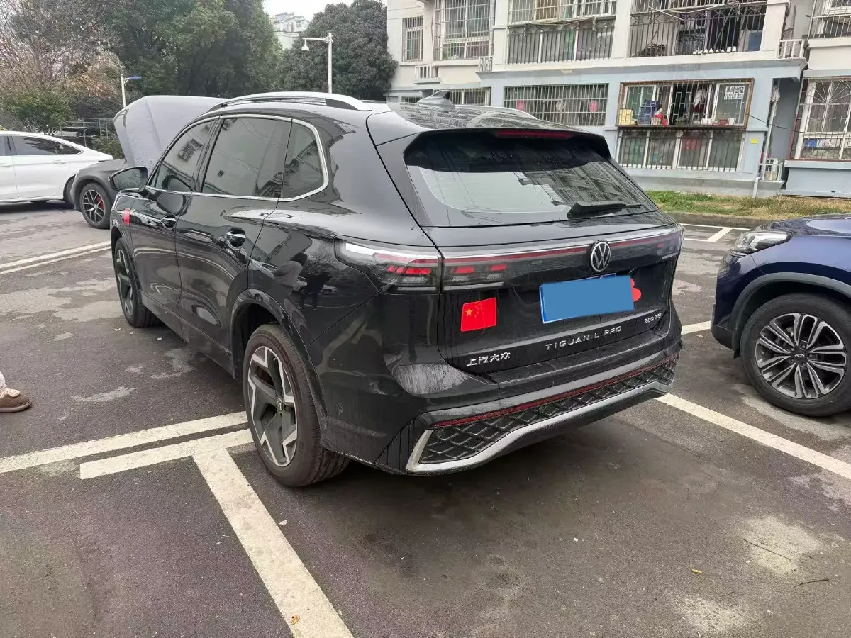 2026 Volkswagen Tiguan L 2.0T 220HP L4 7DCT,autocango,china used car exporter,china ev exporter,chinese used car exporter,chinese used ev exporter