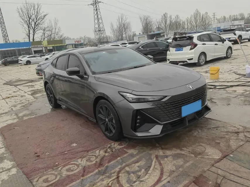 2022 ChangAn UNI-V 1.5T 188HP L4 7DCT,autocango,china used car exporter,china ev exporter,chinese used car exporter,chinese used ev exporter
