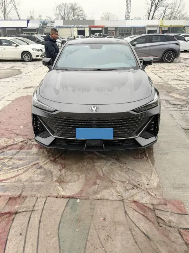 2022 ChangAn UNI-V 1.5T 188HP L4 7DCT,autocango,china used car exporter,china ev exporter,chinese used car exporter,chinese used ev exporter