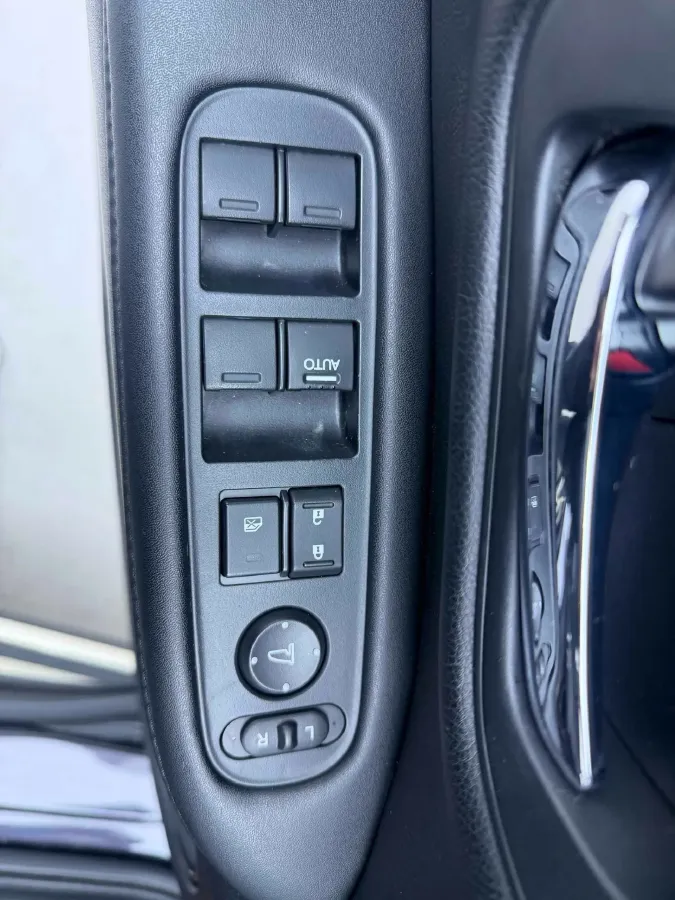 2023 Chevrolet Monza 1.5L 113HP L4 6DCT,autocango,china used car exporter,china ev exporter,chinese used car exporter,chinese used ev exporter