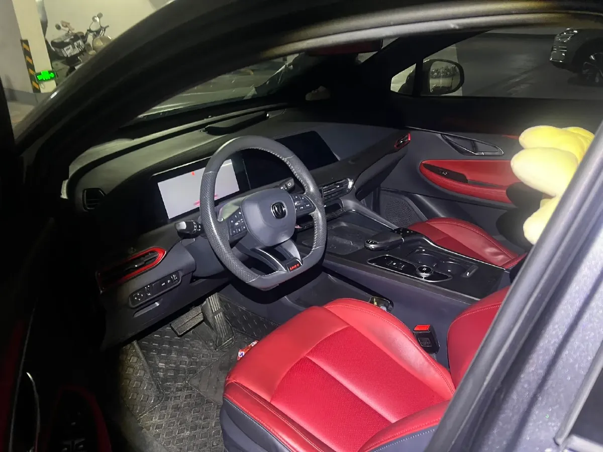 2021 ChangAn UNI-T 1.5T 180HP L4 7DCT,autocango,china used car exporter,china ev exporter,chinese used car exporter,chinese used ev exporter