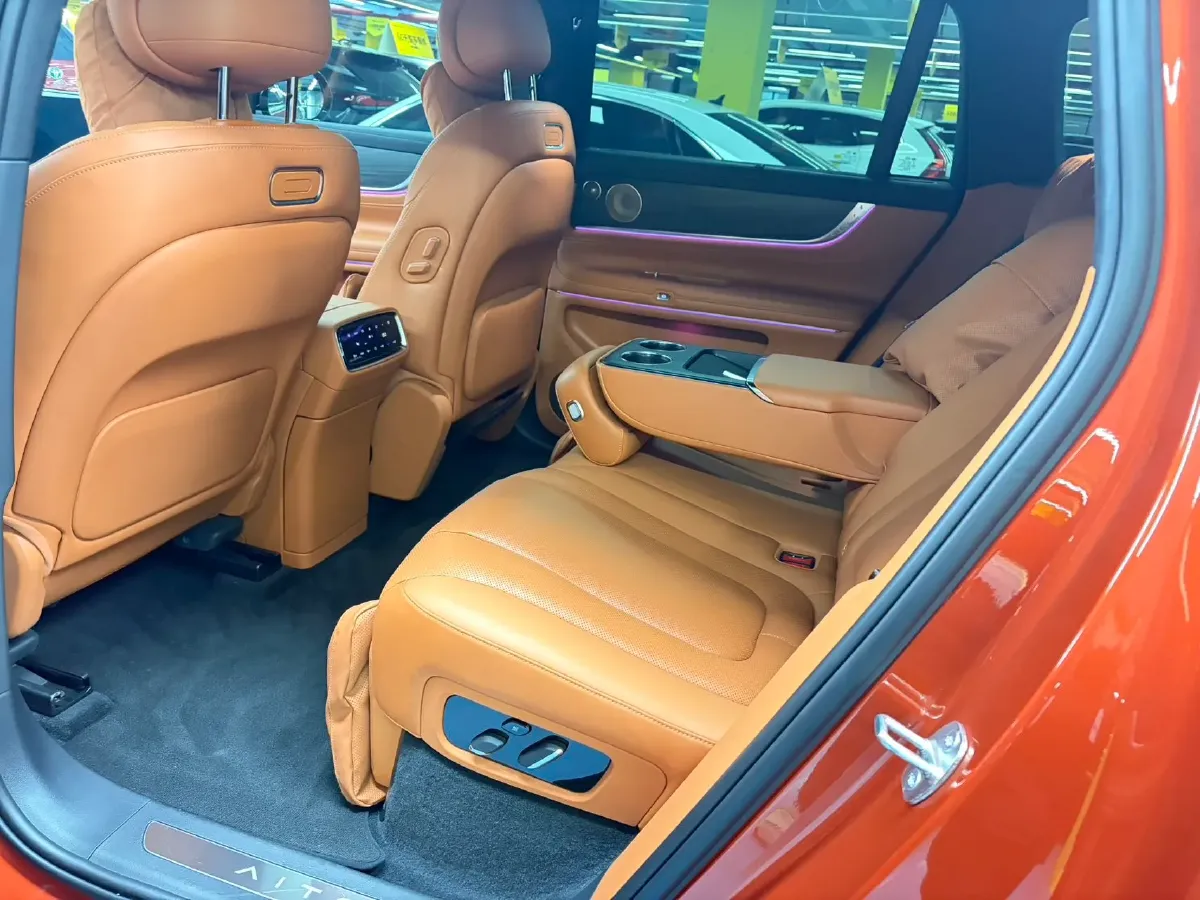 2024 AITO AITO M9 1.5T 152HP L4 REEV 42KWH,autocango,china used car exporter,china ev exporter,chinese used car exporter,chinese used ev exporter