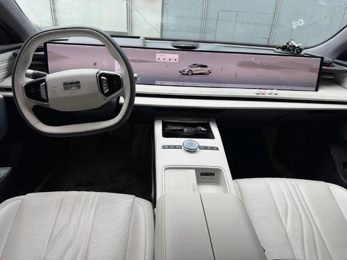 2024 Geely Galaxy E8 BEV 62KWH,autocango,china used car exporter,china ev exporter,chinese used car exporter,chinese used ev exporter