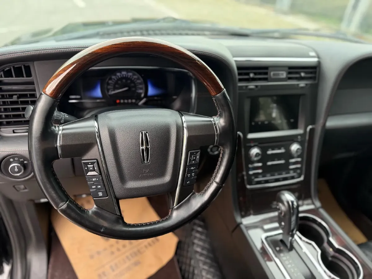 2017 Lincoln Navigator 3.5T 355HP V6 6AT,autocango,china used car exporter,china ev exporter,chinese used car exporter,chinese used ev exporter