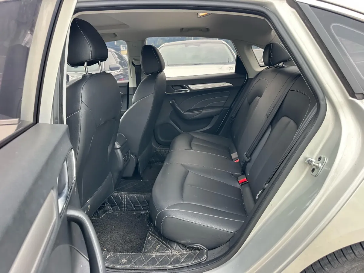 2017 Roewe i6 1.0T 125HP L3 2AT PHEV,autocango,china used car exporter,china ev exporter,chinese used car exporter,chinese used ev exporter