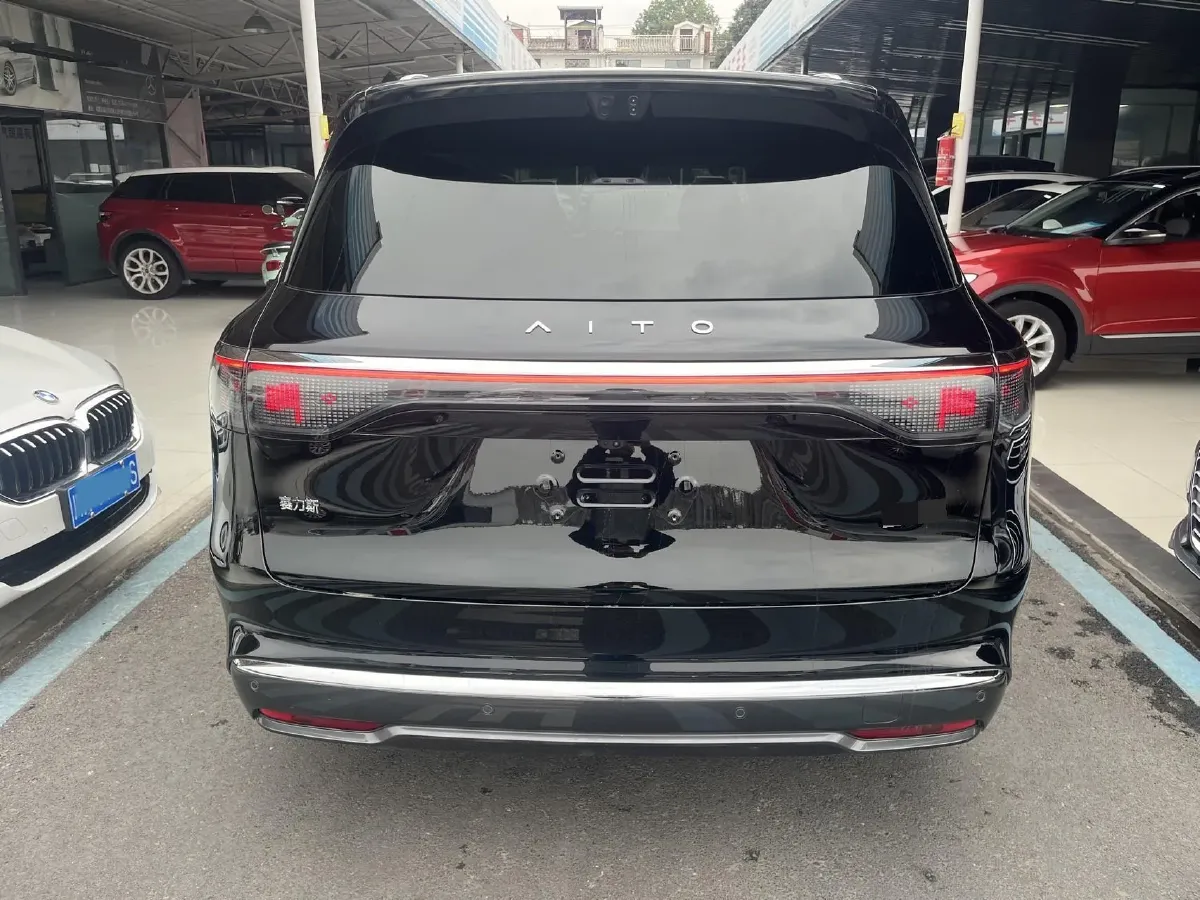 2025 AITO AITO M8 REEV 160HP REEV 53.4KWH,autocango,china used car exporter,china ev exporter,chinese used car exporter,chinese used ev exporter