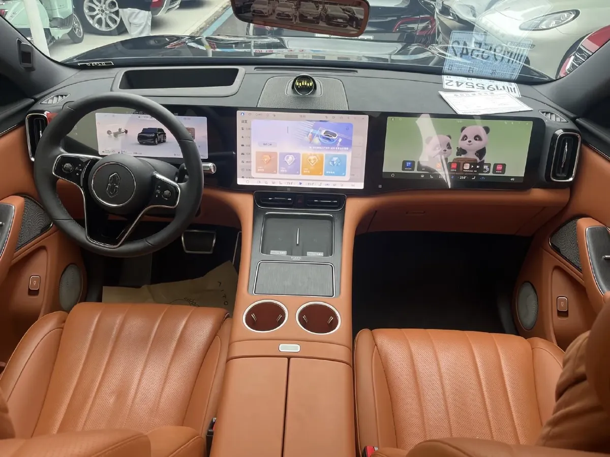 2025 AITO AITO M8 REEV 160HP REEV 53.4KWH,autocango,china used car exporter,china ev exporter,chinese used car exporter,chinese used ev exporter