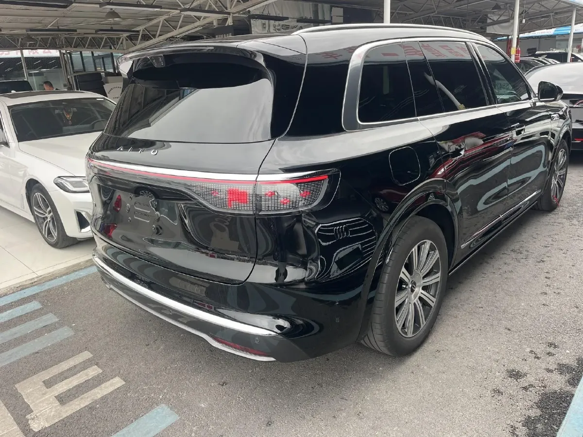 2025 AITO AITO M8 REEV 160HP REEV 53.4KWH,autocango,china used car exporter,china ev exporter,chinese used car exporter,chinese used ev exporter