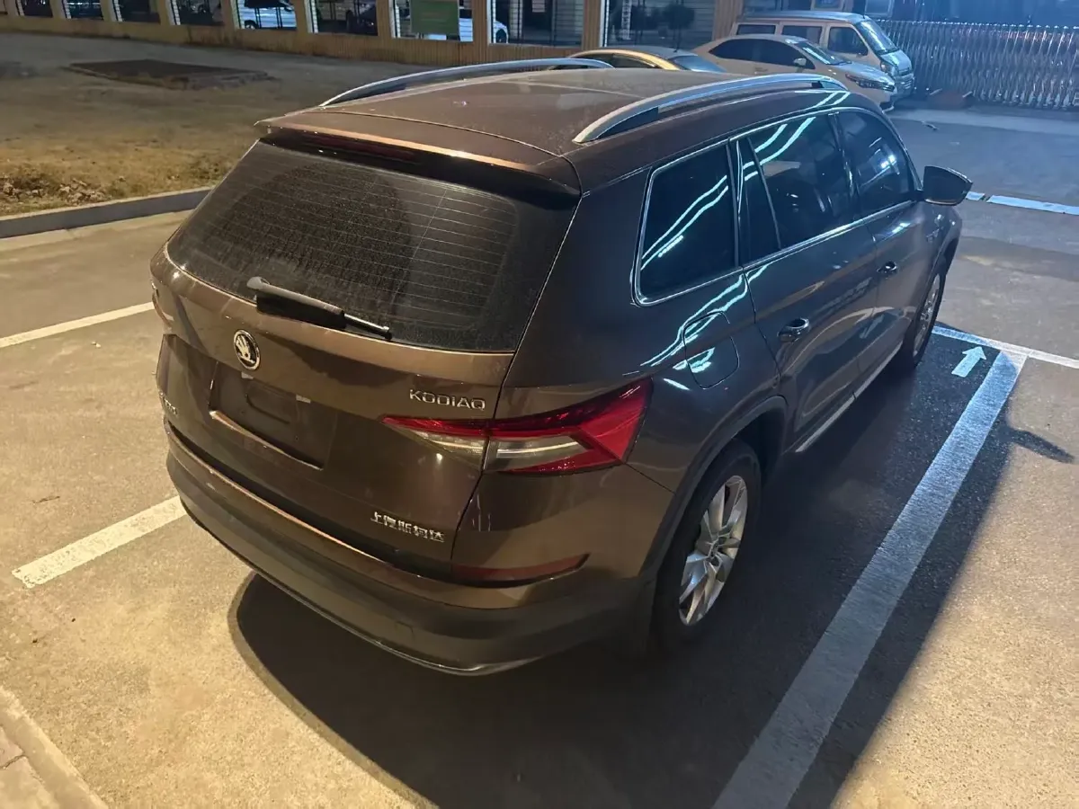 2018 Skoda Kodiak 2.0T 186HP L4 7DCT,autocango,china used car exporter,china ev exporter,chinese used car exporter,chinese used ev exporter