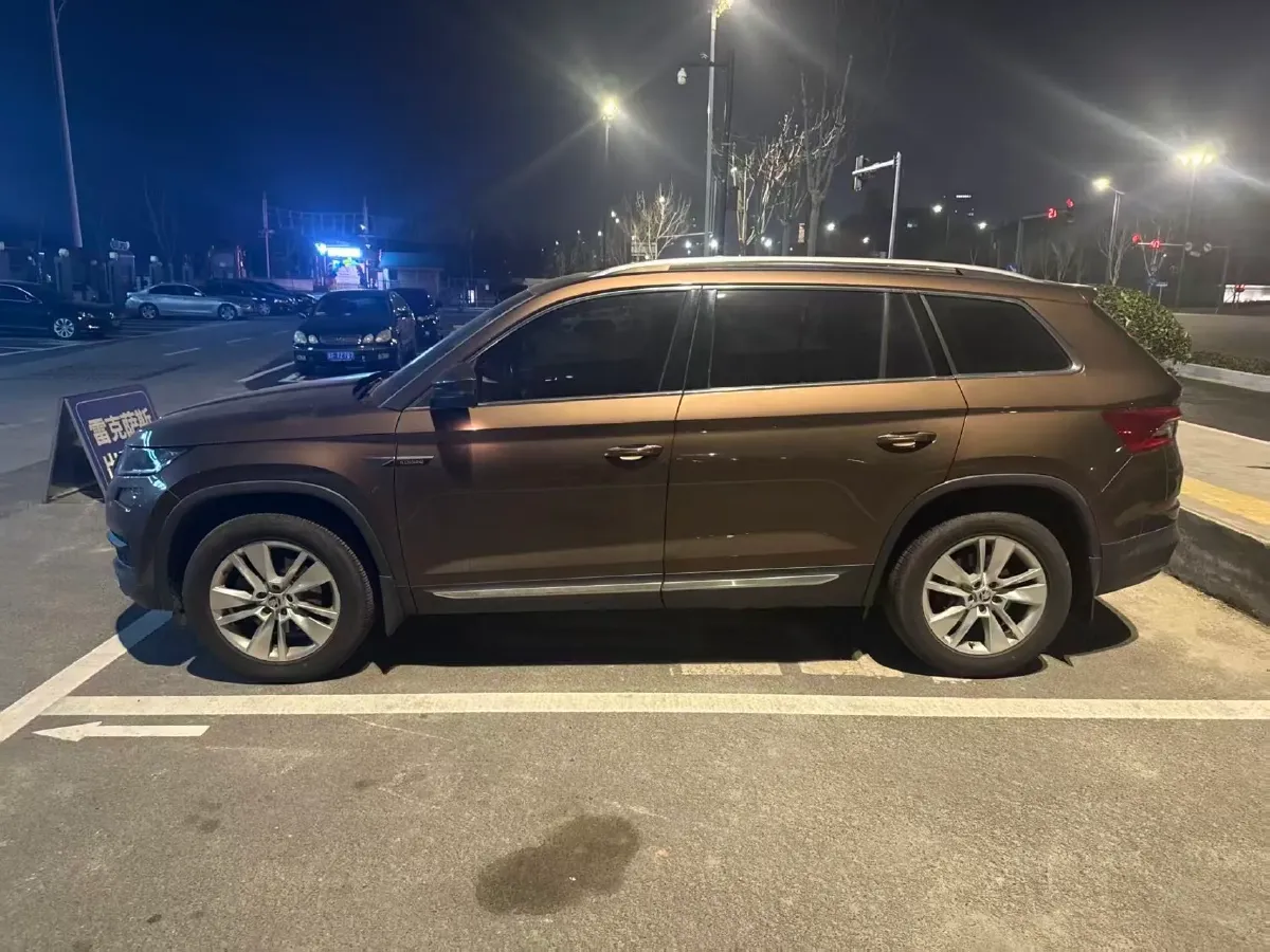 2018 Skoda Kodiak 2.0T 186HP L4 7DCT,autocango,china used car exporter,china ev exporter,chinese used car exporter,chinese used ev exporter