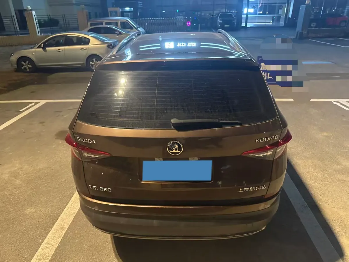 2018 Skoda Kodiak 2.0T 186HP L4 7DCT,autocango,china used car exporter,china ev exporter,chinese used car exporter,chinese used ev exporter