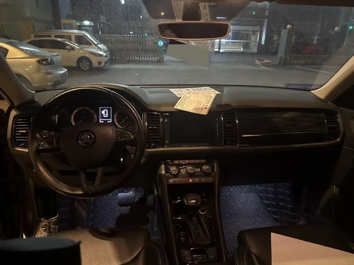 2018 Skoda Kodiak 2.0T 186HP L4 7DCT,autocango,china used car exporter,china ev exporter,chinese used car exporter,chinese used ev exporter