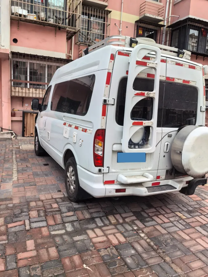 2013 MAXUS XinTu V80 2.5T 136HP L4 5MT,autocango,china used car exporter,china ev exporter,chinese used car exporter,chinese used ev exporter