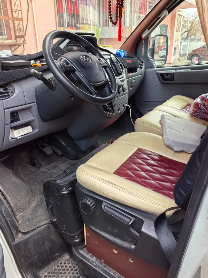 2013 MAXUS XinTu V80 2.5T 136HP L4 5MT,autocango,china used car exporter,china ev exporter,chinese used car exporter,chinese used ev exporter