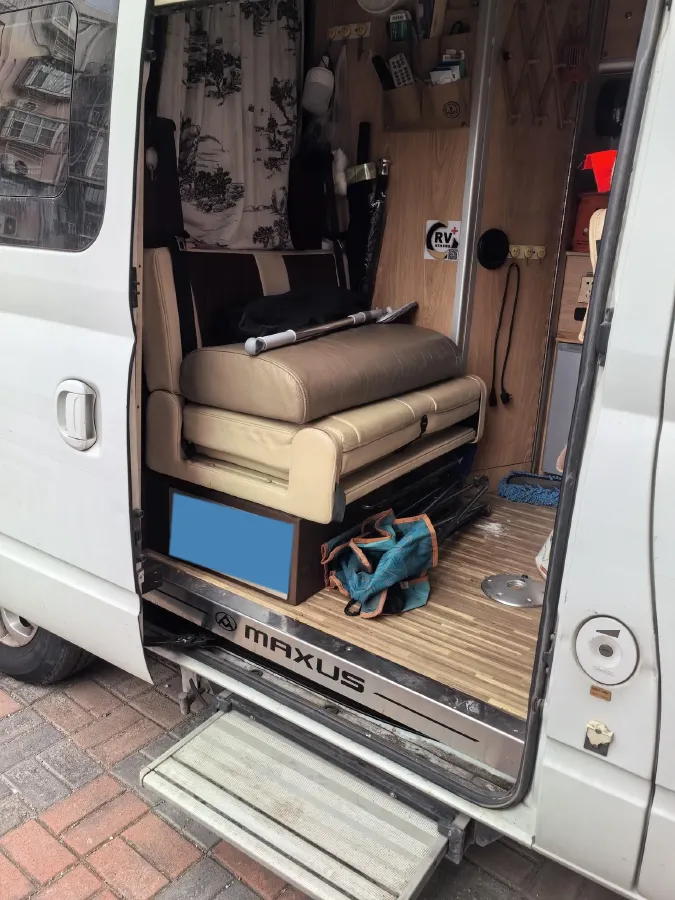 2013 MAXUS XinTu V80 2.5T 136HP L4 5MT,autocango,china used car exporter,china ev exporter,chinese used car exporter,chinese used ev exporter